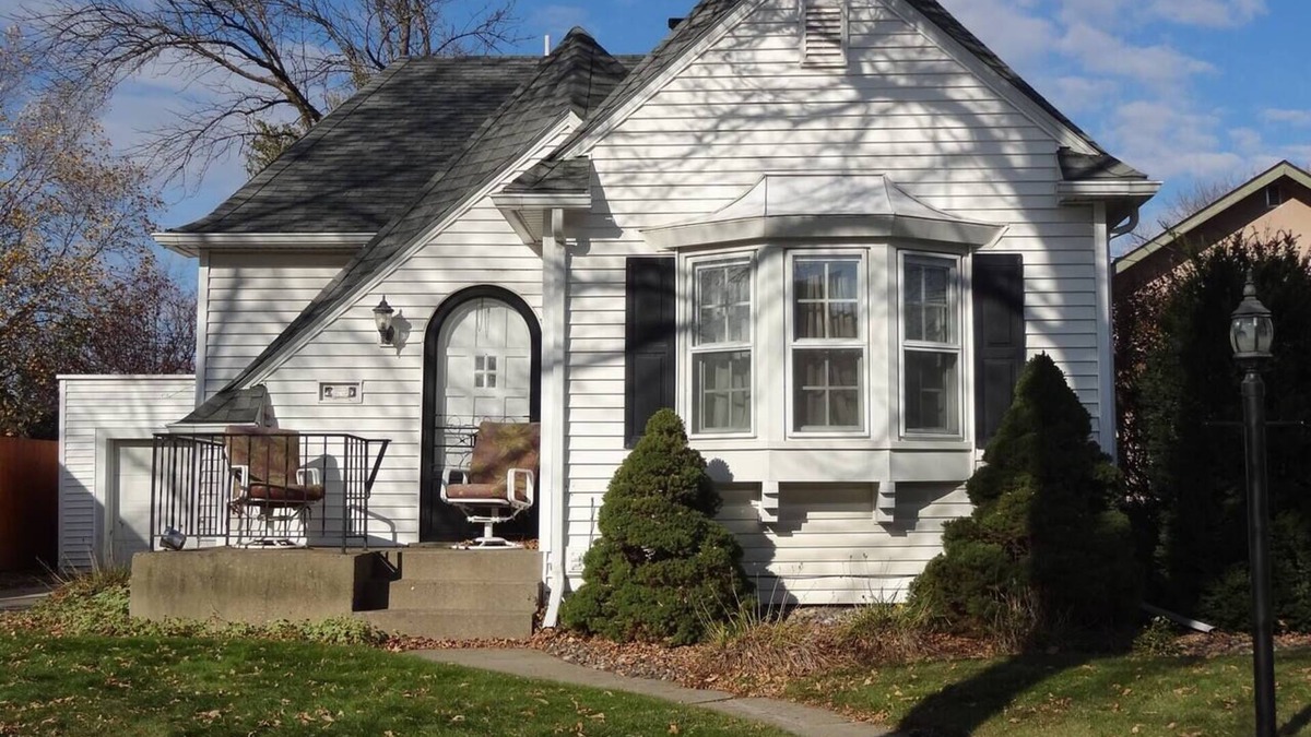 Kutzky Park House | 2 Blks St Marys Main Fl Beds Bath CoveredByFaith