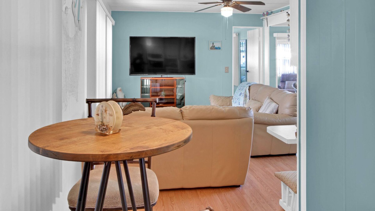 The Villages House | 2 BR, 2 B Home.w/Golf Cart Located in The Villages.1 Mile from Spanish Springs