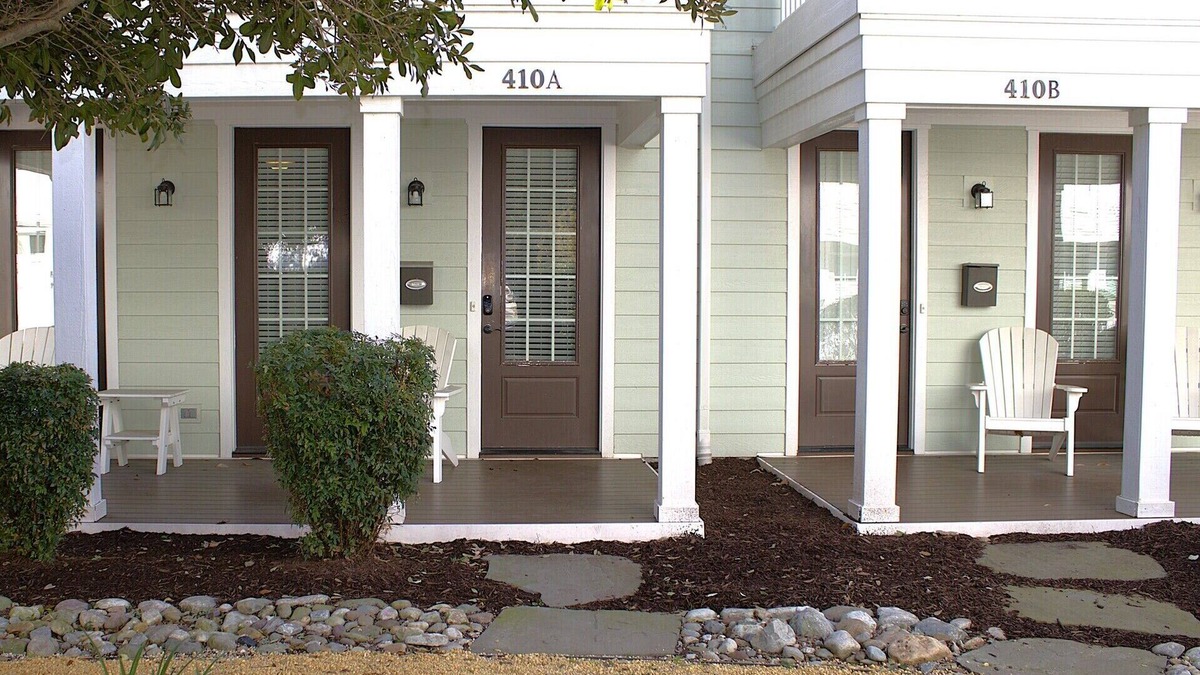 Northeast Virginia Beach House | 2 BR, 2 Story Townhouse by the Beach (410A)