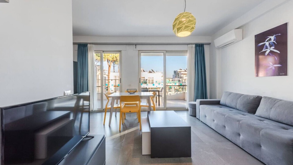Ishem Apartment | 2-BR Apartment by the Beach - Jasemin