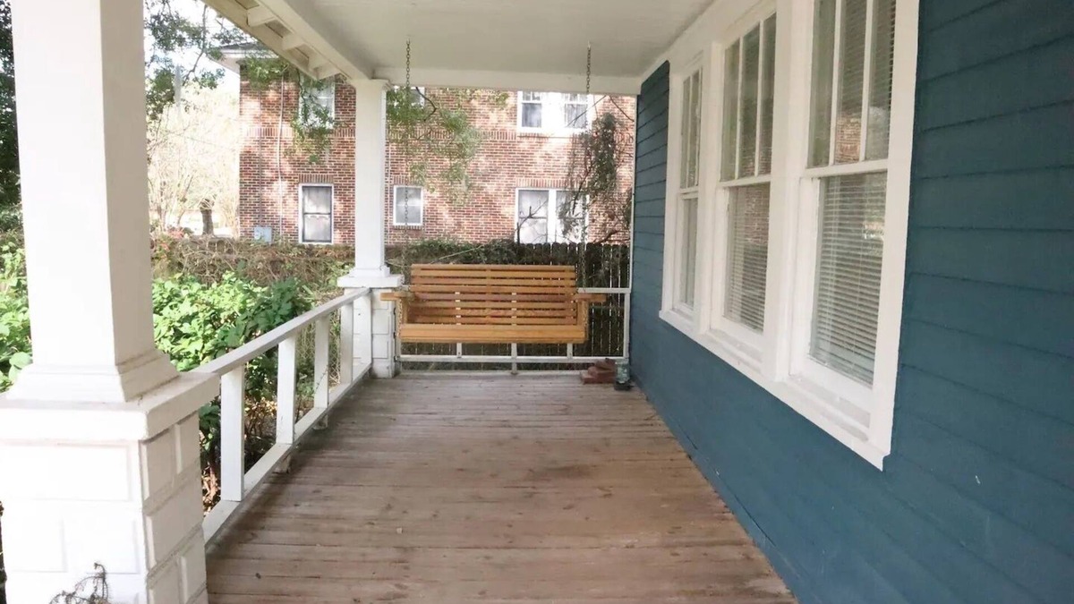 Springfield Apartment | 2 BR Charming Duplex Apt in Historic Springfield - Close to Everything