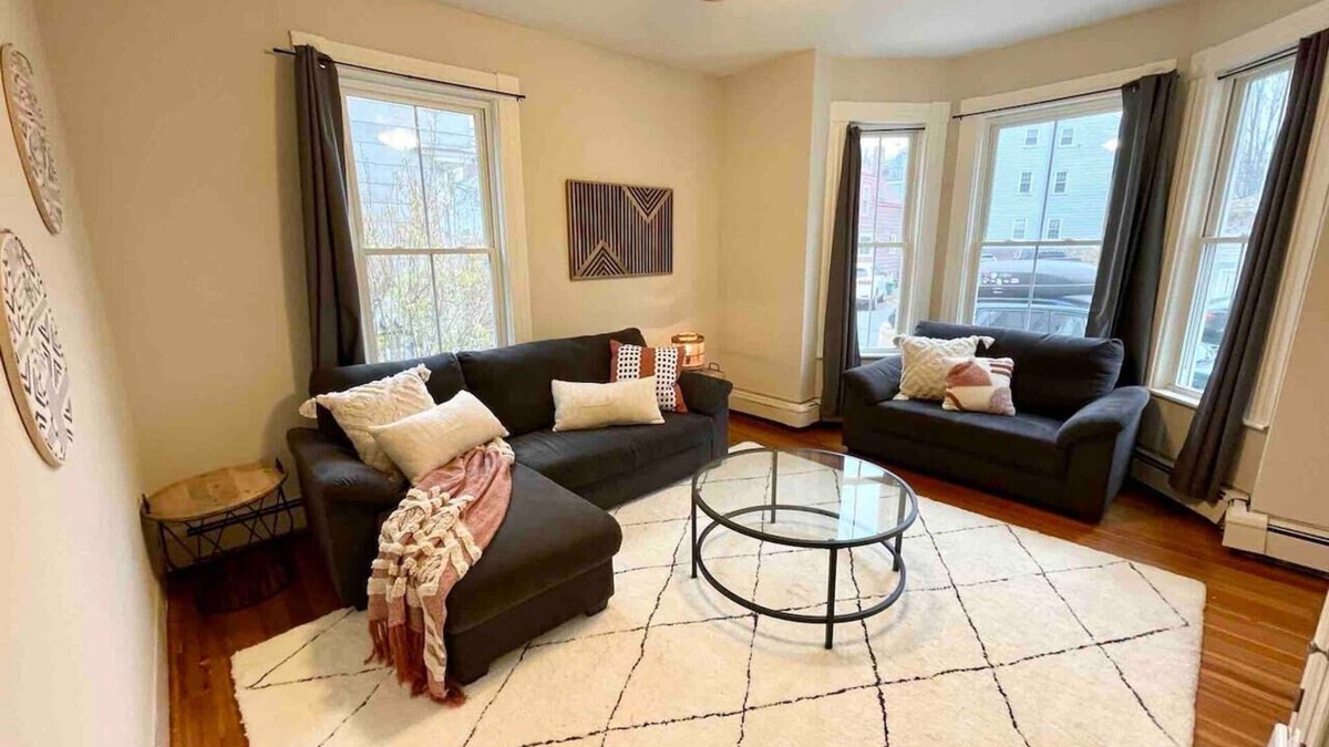 Beverly Apartment | 2 BR City Sanctuary - 5 Mins to Historical Salem!