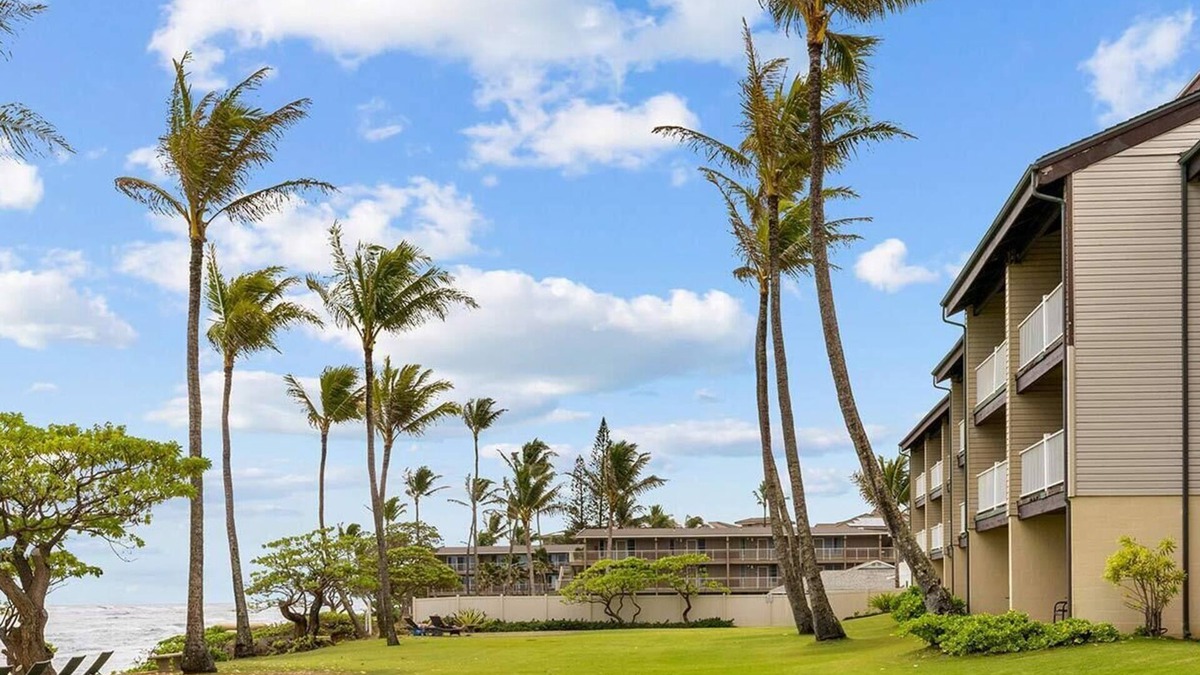 Kapaa Condo | 2 BR Condo @ Oceanfront Resort Kapaa Shore