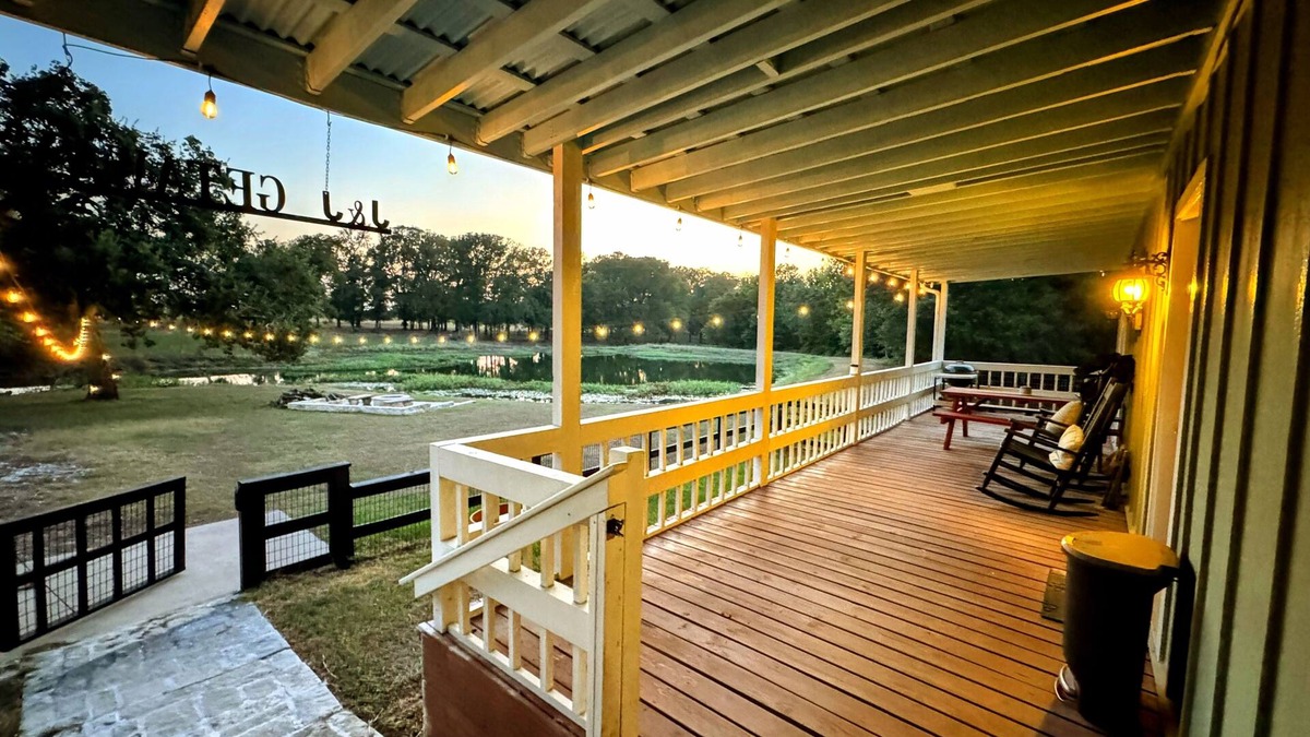 Burton Cottage | 2-Br Country Cottage on rolling hills of Burton, 15 min from Round Top!