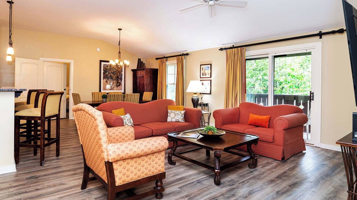 St. Augustine Condo | 2-BR King beds-private balcony-large kitchen-community pool & hot tub!