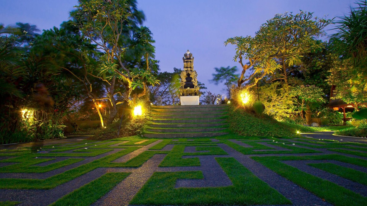 Nakula Villa | 2 BR Private Pool Villa, 5 mnts walking to the beach and Seminyak shopping area