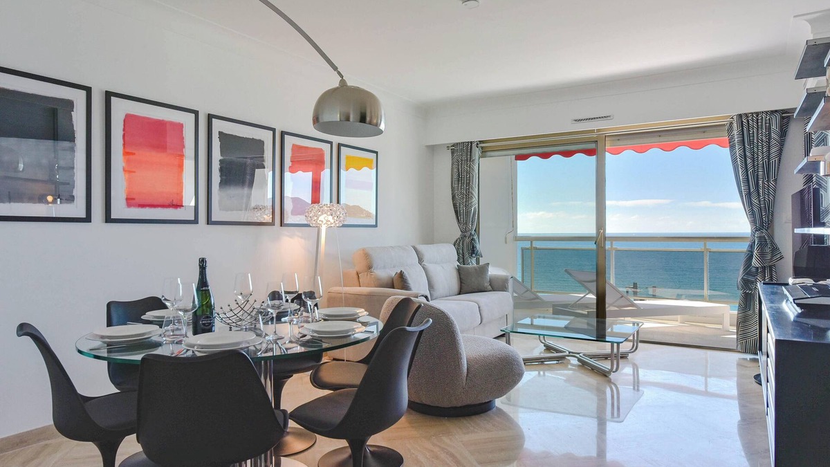 La Croix des Gardes Apartment | 2-Br. sea view, private parking, walk to beaches