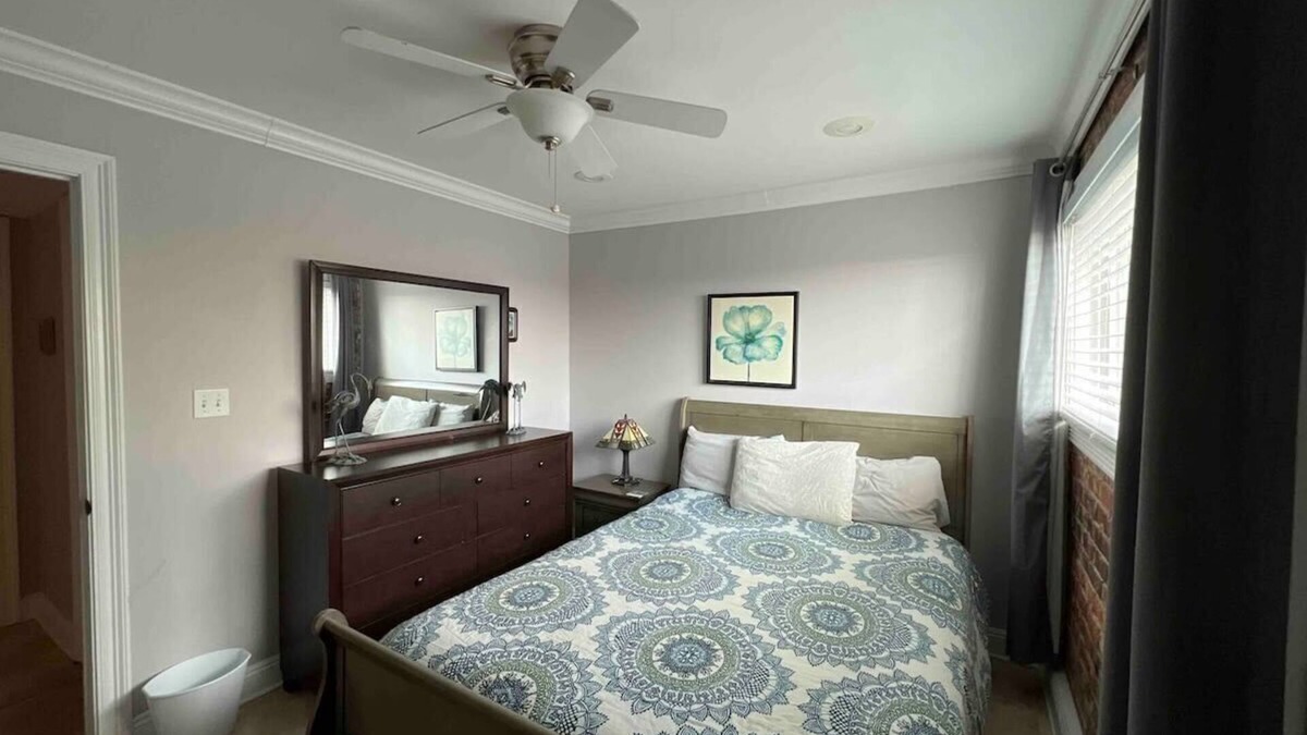 Highlands - Perkins Apartment | 2 br Steps from Tiger Stadium