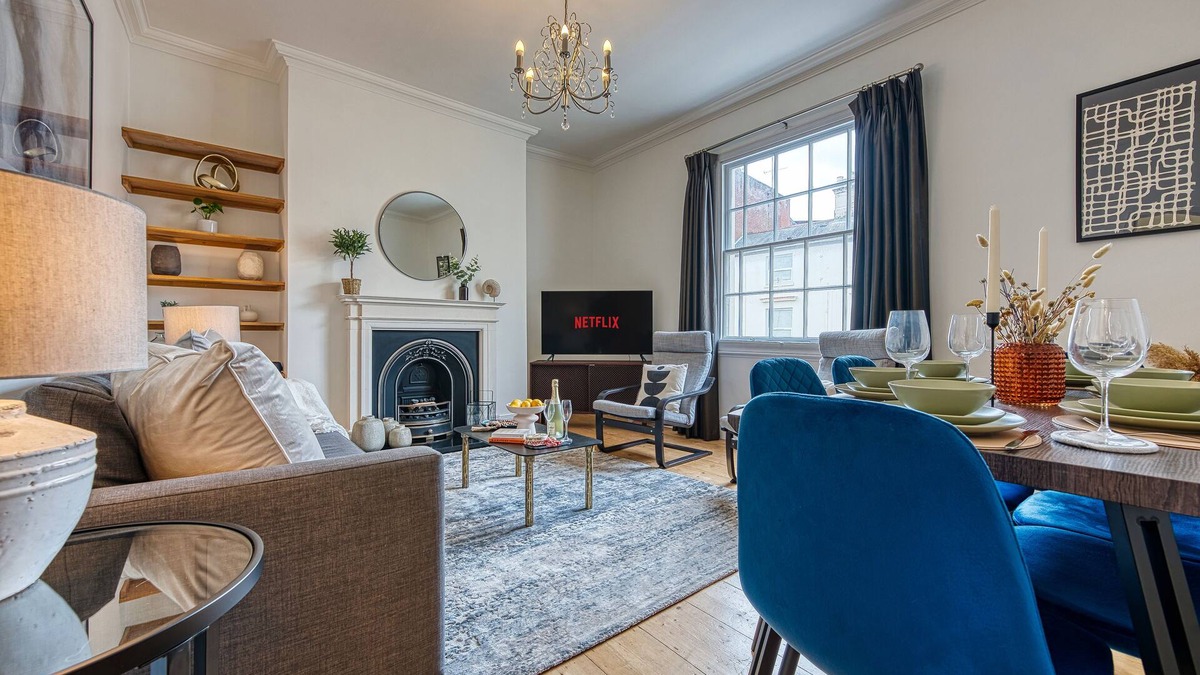 Southampton City Centre Apartment | 2 BR Stunning Modern City Apt Southampton-Sleeps 6 Oxford Terrace