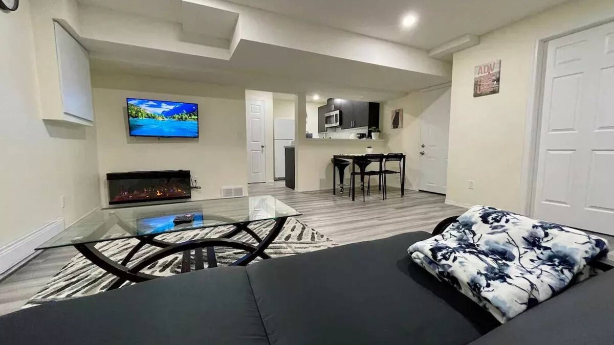 Southwest Calgary House | 2 BR Walkout loaded with amenities