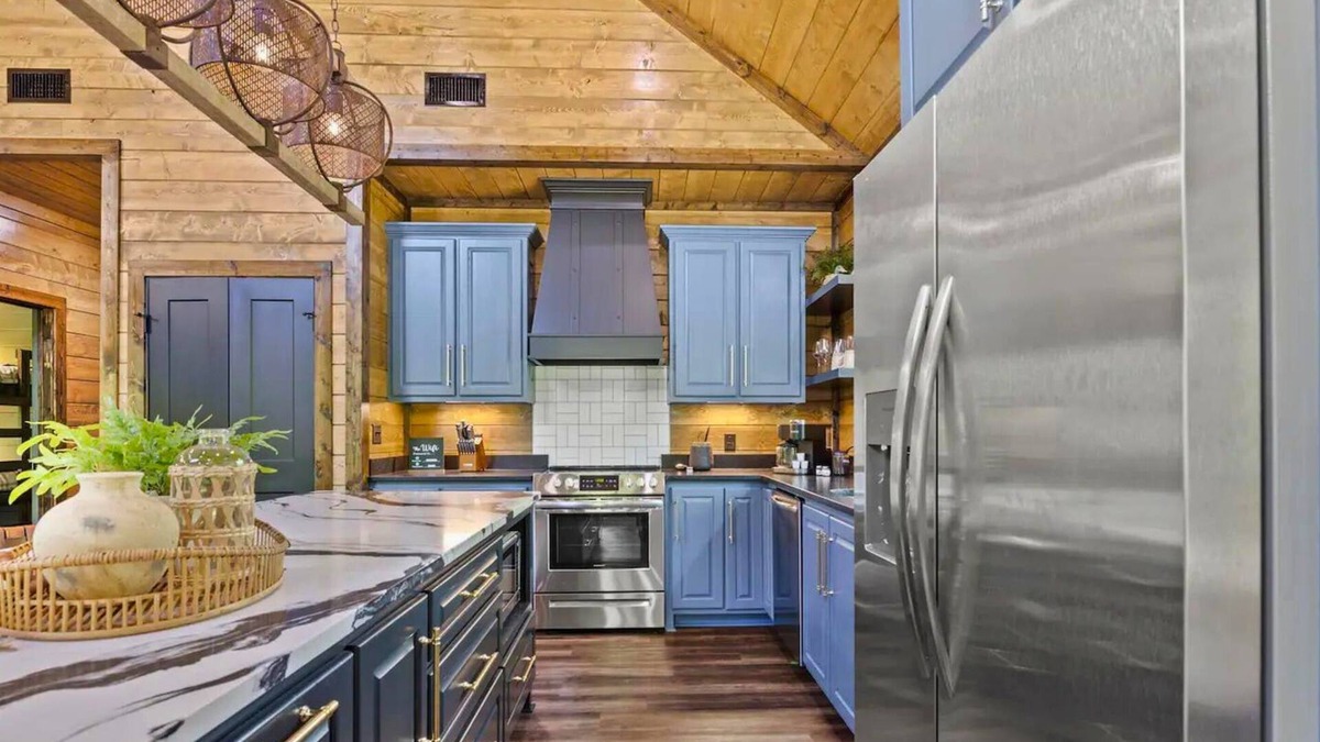 Broken Bow Cabin | 2 Cabins w/Pickleball, Heated & Chilled Pools