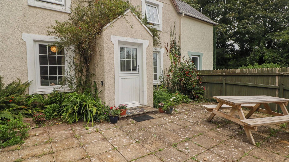 Stackpole Cottage | 2 CHERITON COTTAGES, pet friendly, with open fire in Pembroke