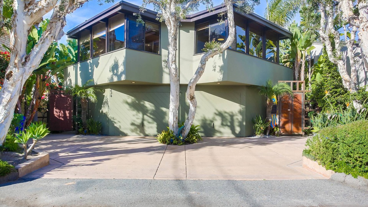 Del Mar House | 2 Connected Homes Walking Distance to the Beach and Track: The Surf & Turf in Del Mar - New Listing
