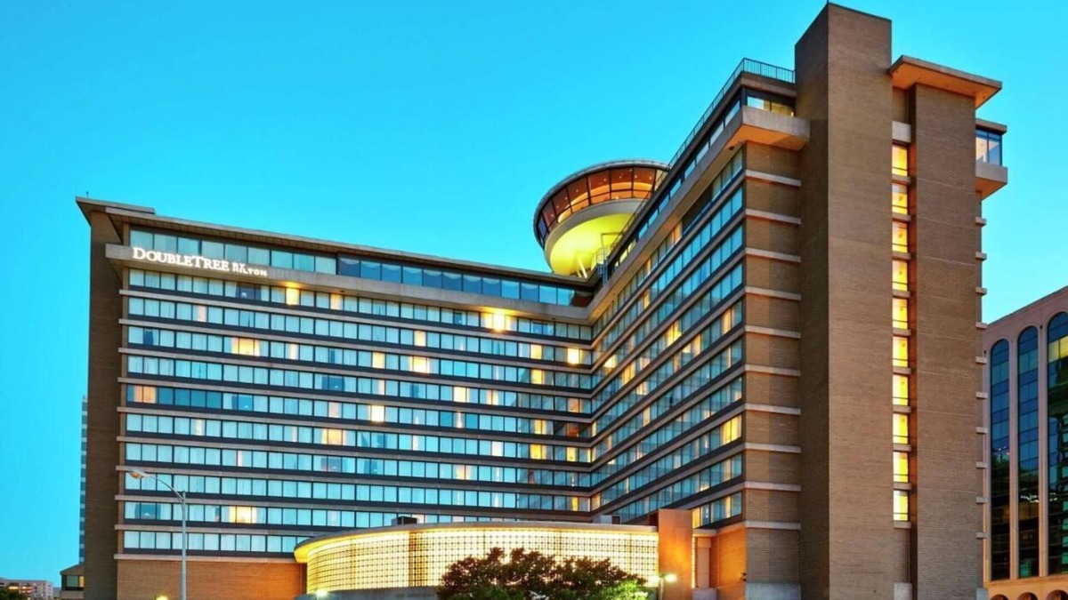 Crystal City Hotel | 2 Connecting Suites at a Hotel
