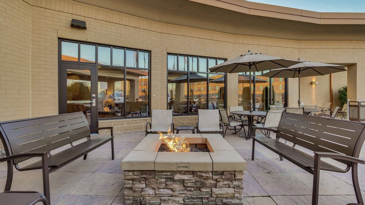 Milwaukee Hotel | 2 Connecting Suites at a Hotel