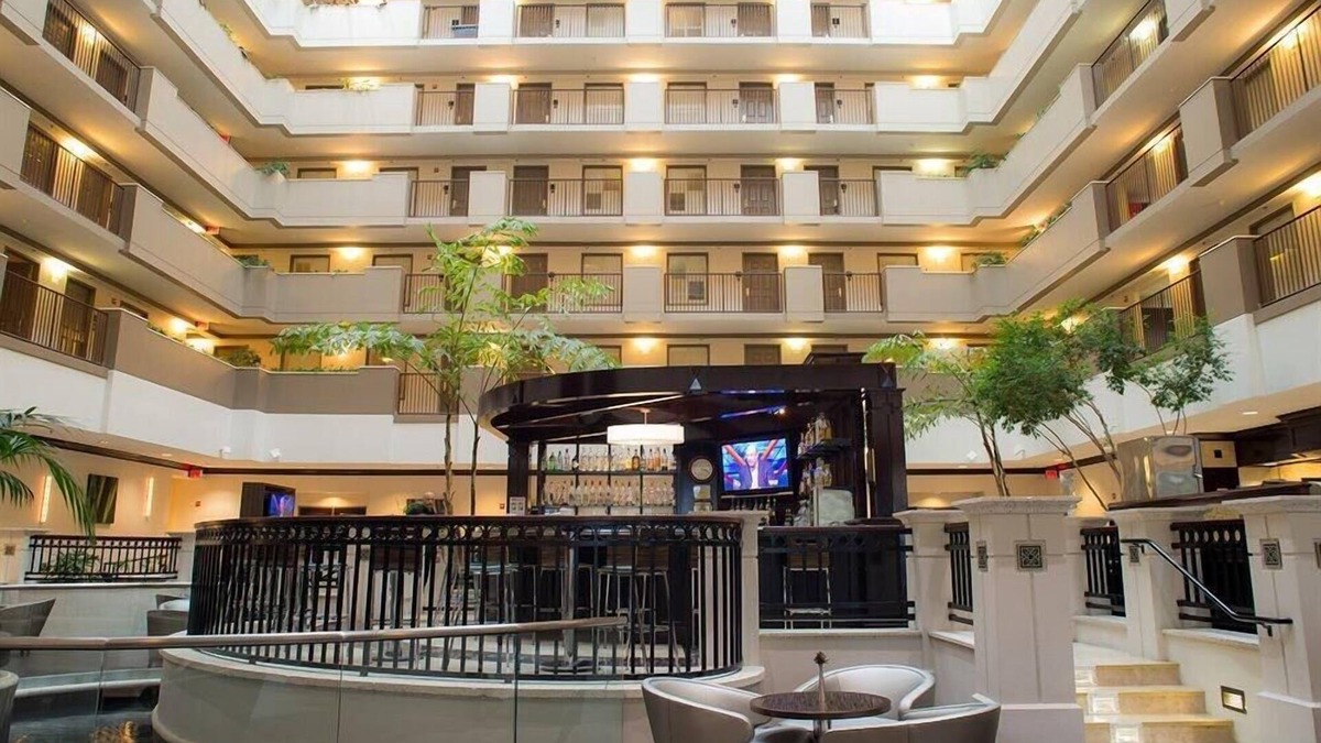 Downtown Orlando Hotel | 2 Connecting Suites at a Hotel