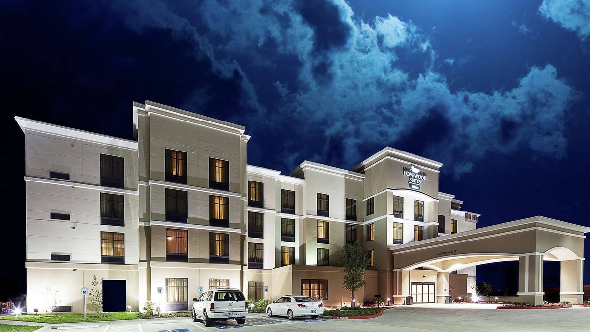 Victoria House | 2 Connecting Suites at a Hotel