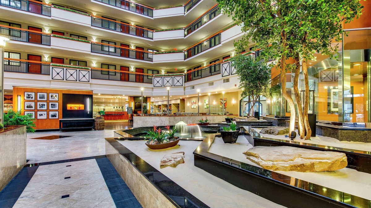 Lyndon Hotel | 2 Connecting Suites at a Hotel