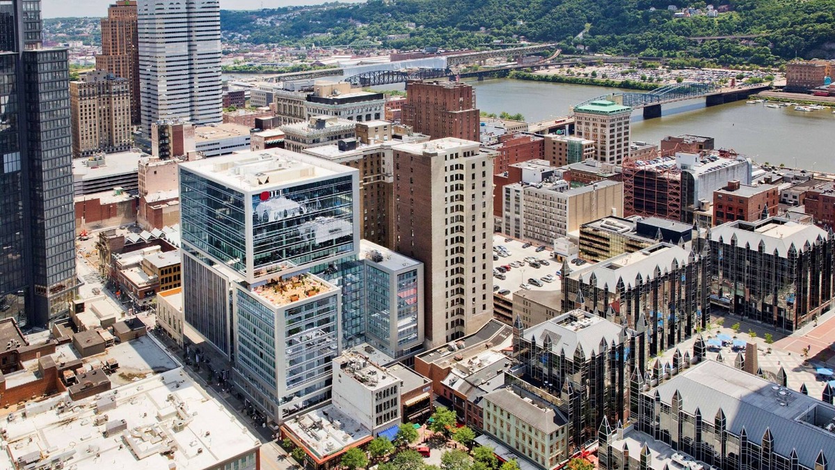 Downtown Pittsburgh Hotel | 2 Connecting Suites at a Hotel