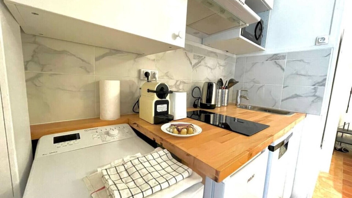 Quartier de Rochechouart Apartment | 2.cozy Studio Paris - Montmartre - Opera