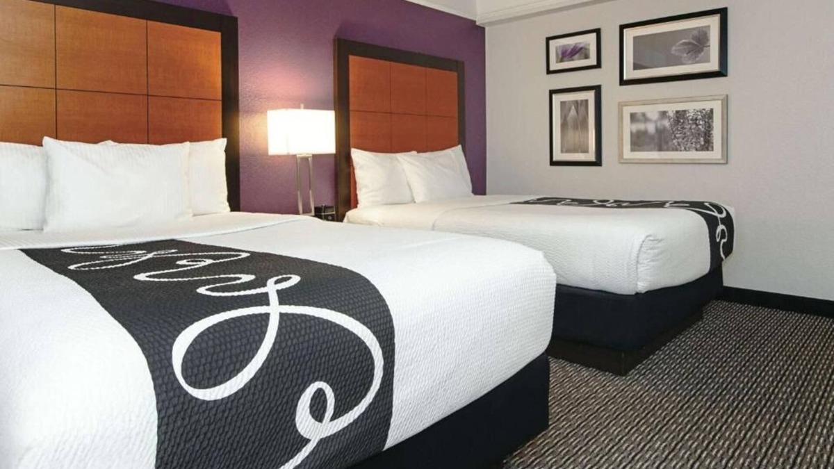 Guasti House | 2 Double Beds Deluxe Rm at La Quinta Inn & Suites by Wyndham Ontario Airport