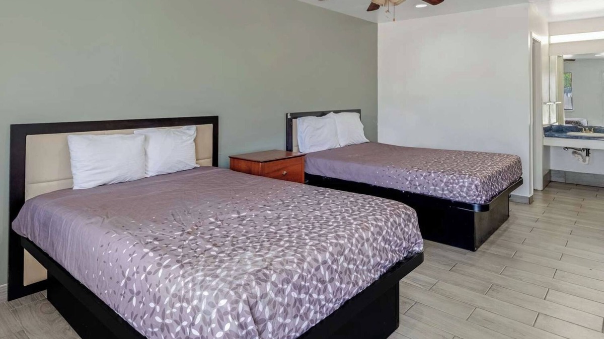 Eastside Promise Neighborhood Hotel | 2 Family-Friendly Rooms Near DT Entertainment Venues w/Free Breakfast