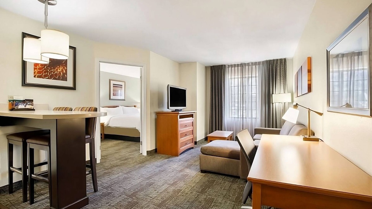 Carmel Mountain Ranch Hotel | 2 Family-Friendly Units w/Full Kitchen & Outdoor Pool, Minutes to San Diego Zoo