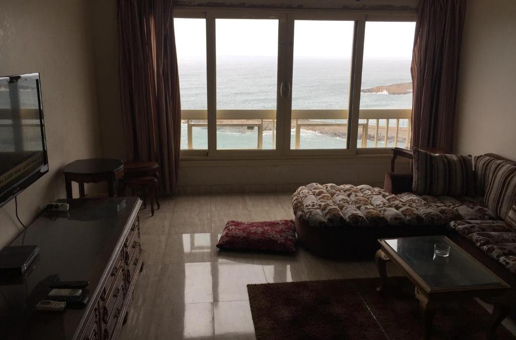 Ar-Raml 1 Apartment | 2 Gleem SeaView