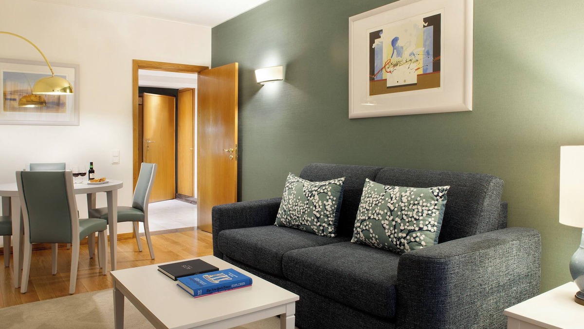 Santo Antonio Hotel | 2 Homely Units at Altis Suites – Close to Avenida da Liberdade! Pets Allowed!