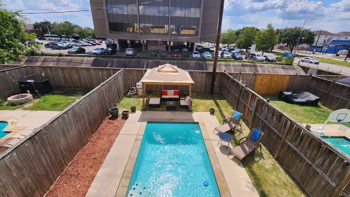 Houston House | 2 Homes for 1 | Galleria | Private Pool Retreat