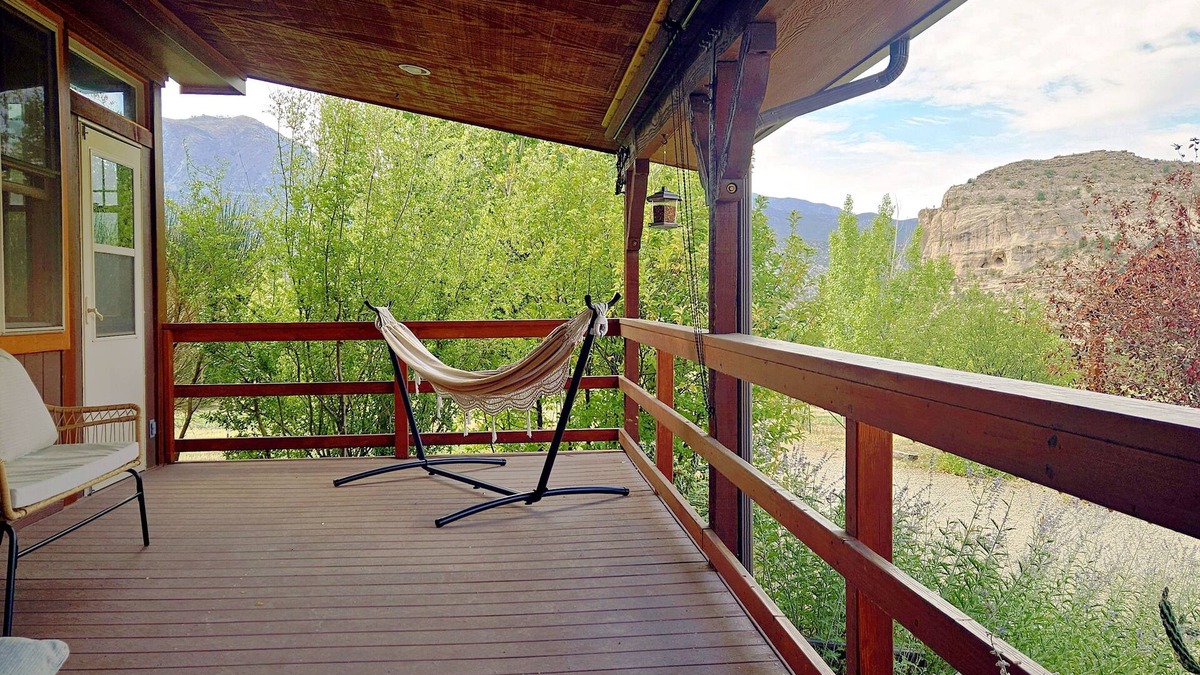 Cortez House | 2 Homes w/Private Gate 500,000-Acre Backyard