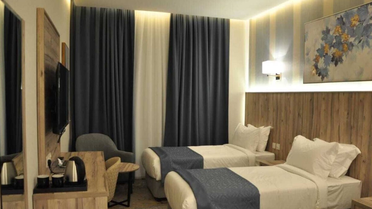Mecca Apartment | 2 Hotel Suites in Tranquil Makkah with AC