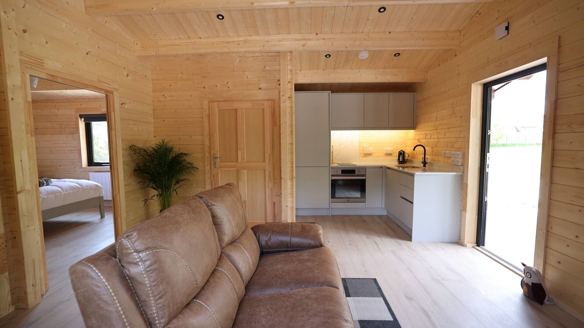 Killarney Cabin | #2 Killarney Cabins, Stunning Lodge & Parking