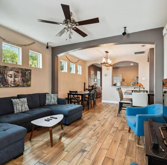 Carver City - Lincoln Gardens House | 2 King Bed Hot Tub Home