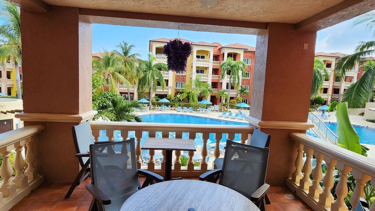 Antoneys Cay Apartment | 2 KING BEDROOMS, INCLUDES RESORT FEES & ONE AIRPORT TRANSFER!nnnn