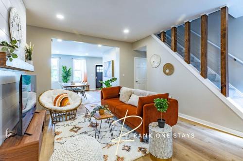 Pittsburgh House | 2 King Beds - Free Parking - BBQ - Arcade - Patio