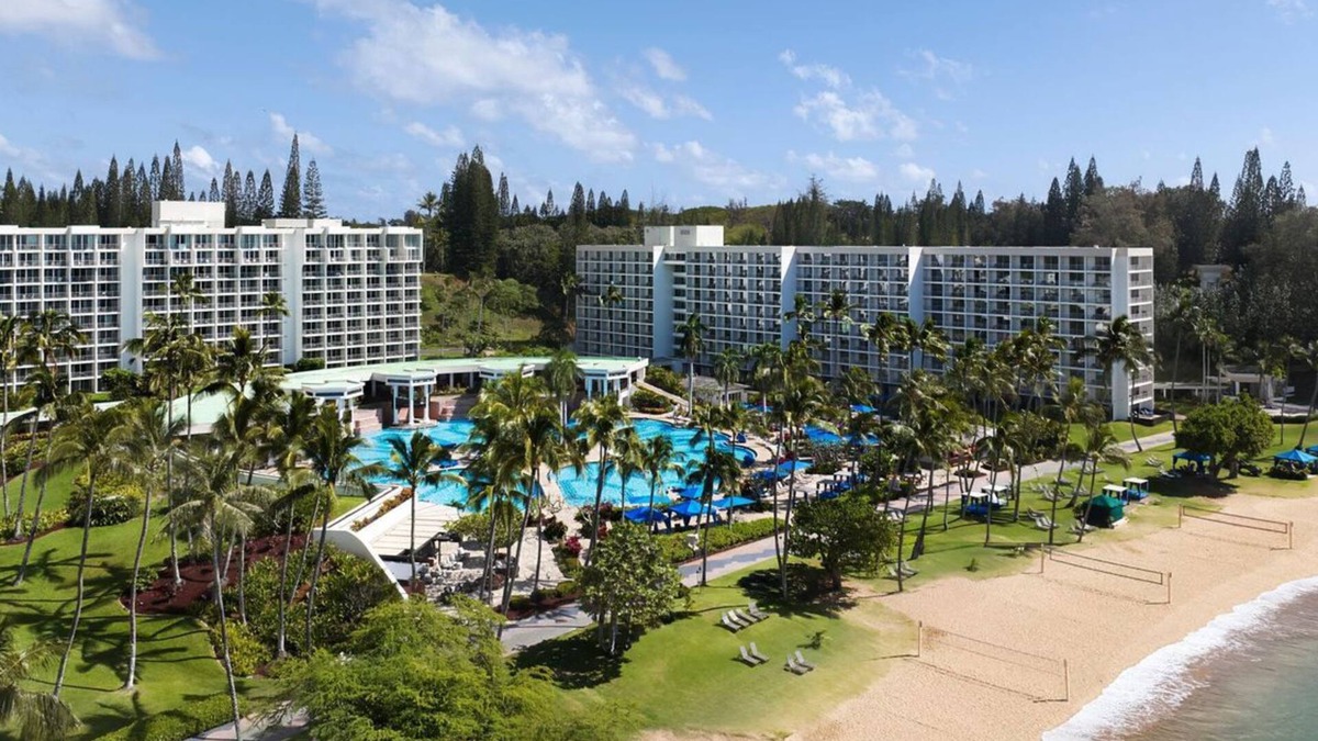 Lihue Hotel | 2 Large Rooms w/Ocean View! Close to Kauai Backcountry Adventures! Outdoor Pool