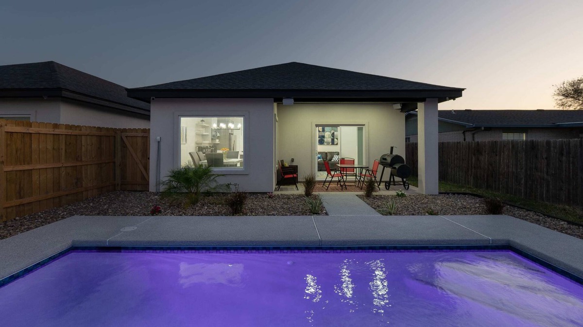 Harlingen House | 2 Luxury Homes w/ 2Pools |Walk to Hospital & Cafes