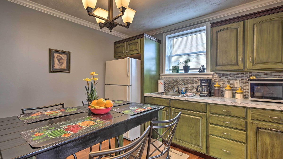Williamstown Apartment | 2 Mi to Ark Encounter: Updated Williamstown Apt!