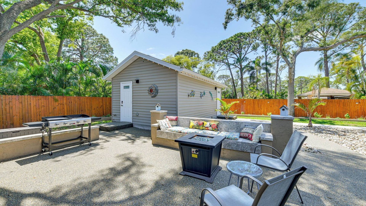 Madeira Beach Cottage | 2 Mi to Beach: Hideaway w/Shared Pool in St Pete!