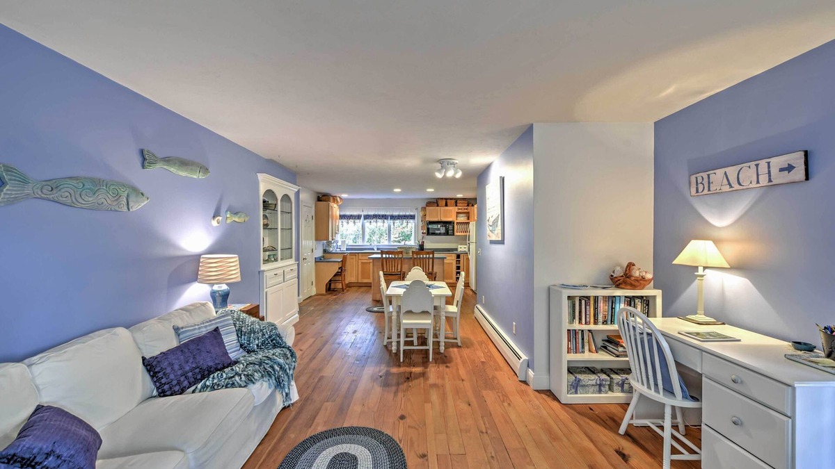 Buzzards Bay Apartment | 2 Mi to Beach: Nautical Retreat in Bourne!