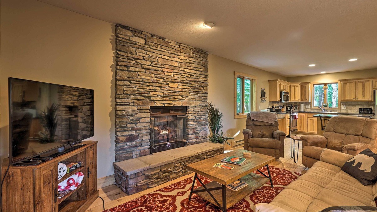 Beech Mountain Cabin | 2 Mi to Beech Mtn Resort: Cabin w/Deck & Grill!