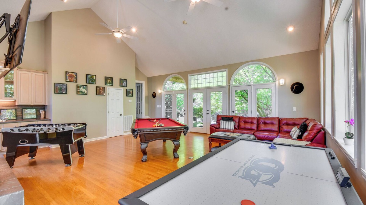 Clemson Villa | 2 Mi to Clemson: Central Villa w/Deck, Near Lakes