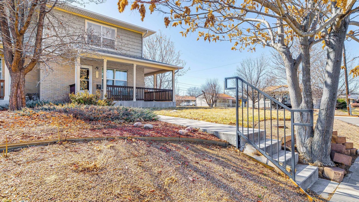 Northeast Park Hill House | 2 Mi to Denver Zoo: Family Home w/Porch!