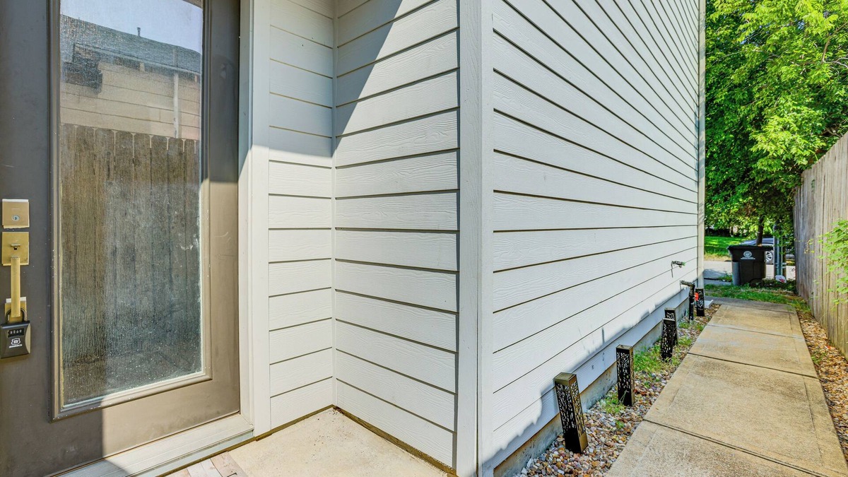 Northside Cottage | 2 Mi to Dtwn: Modern Houston Home w/Private Patio