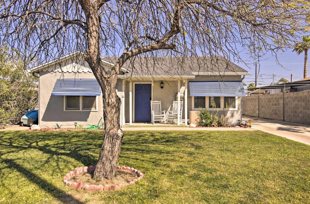 Fairview Historic District House | 2 Mi to Dtwn Phoenix Cottage with Private Yard!