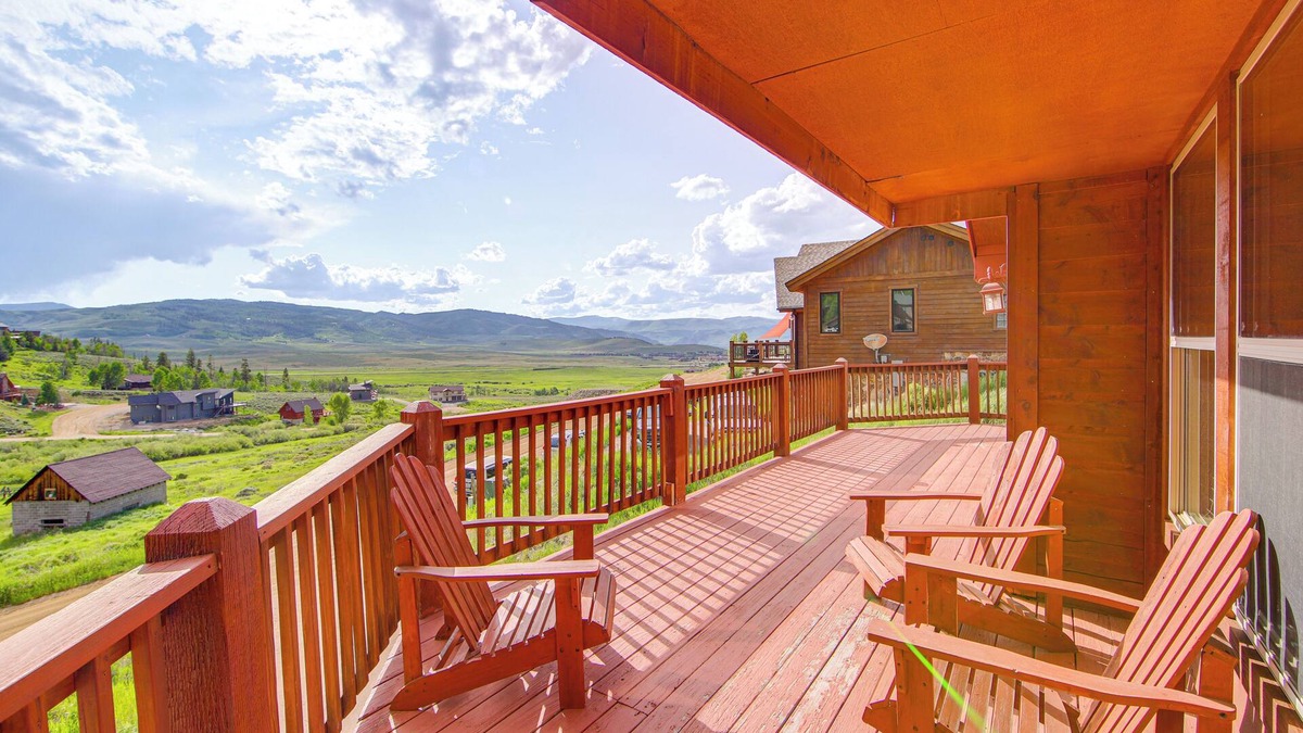 Innsbruck Val Moritz House | < 2 Mi to Granby Ranch: Home w/Hot Tub & Decks!
