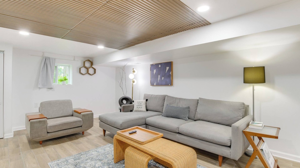 Belmont Cragin Apartment | 2 Mi to Logan Square: Pet-Friendly Unit w/Yard!