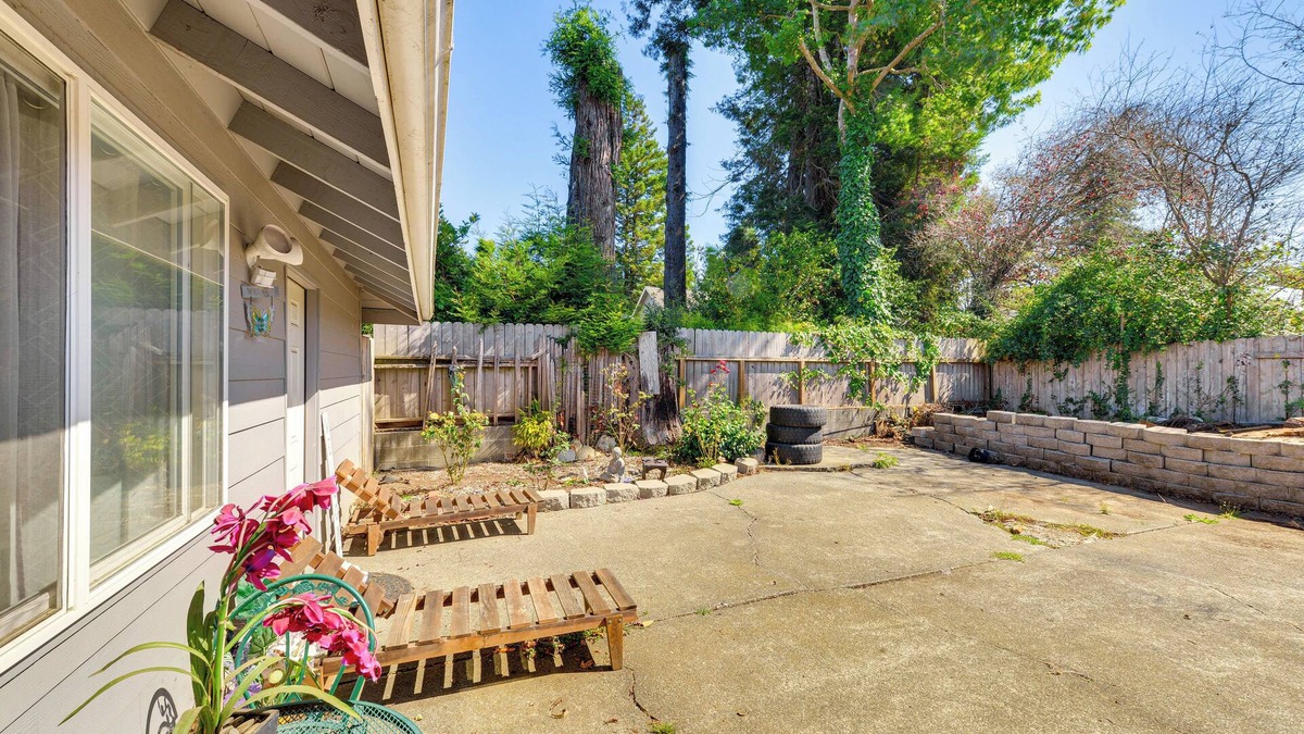 Eureka House | 2 Mi to Old Town: House w/Grill in Eureka!