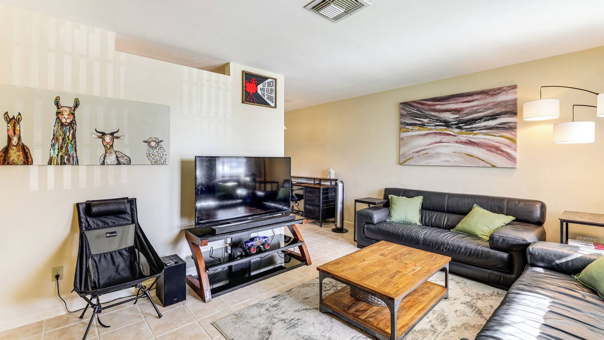 Riviera Beach House | 2 Mi to Shore: Riviera Beach Retreat w/Yard